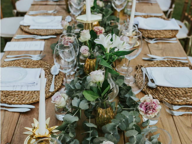 Decoración mesas bodas. Sin manteles. Boda 2020